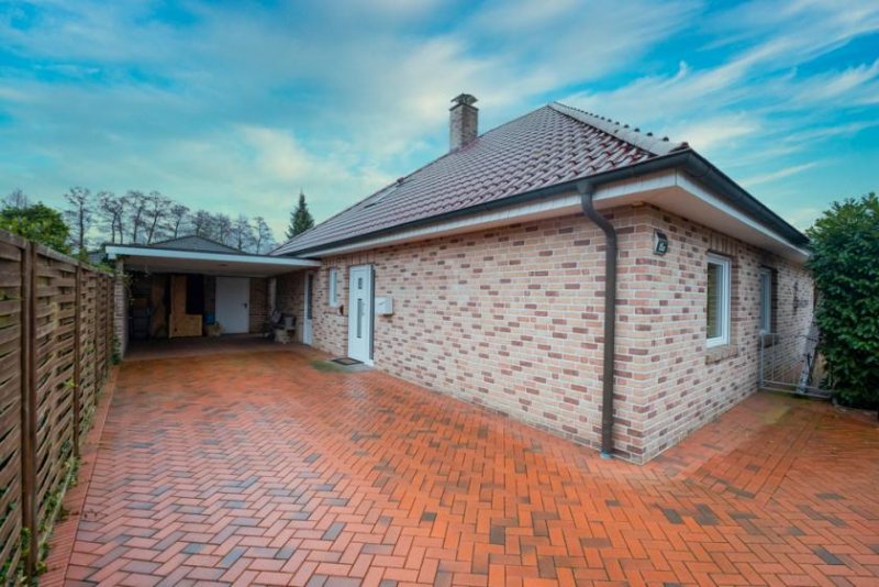 Neuenhaus #RESERVIERT# Großzügiger Bungalow mit Pool und Wohlfühlambiente in Veldhausen Haus kaufen