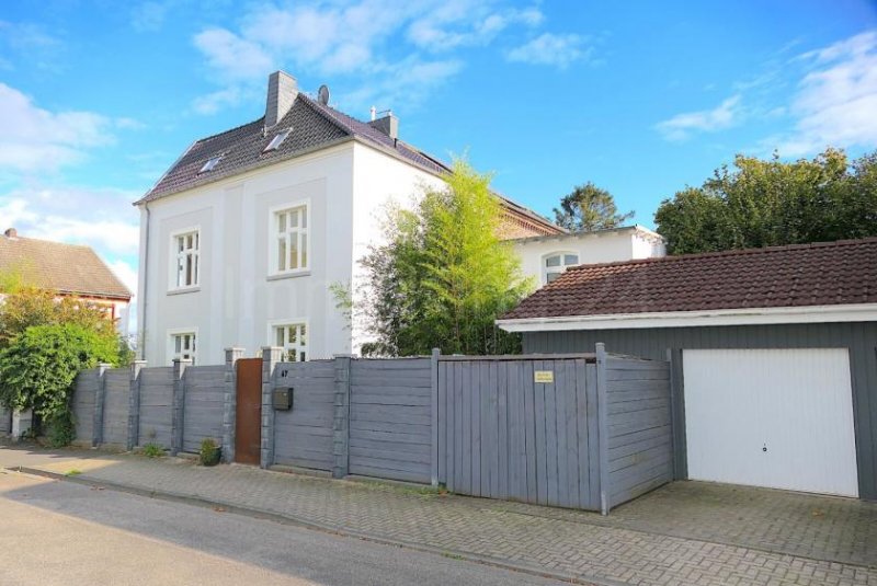 Kerpen BUIR: ++ BESONDERES MEHRGENERATIONENHAUS + DOPPELGARAGE + GARTEN IN GUTER LAGE!! ++ Haus kaufen