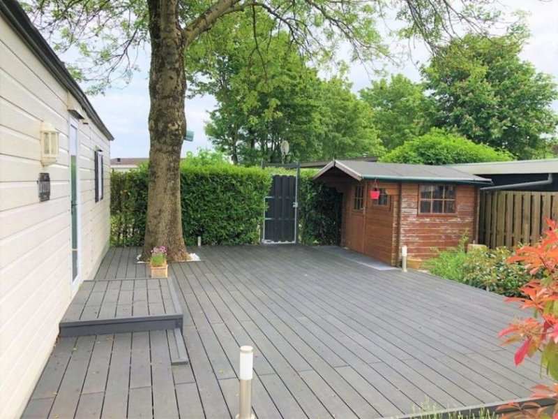 Köln möbliertes Ferienhaus am See mit Beachclub in Lathum / Niederlande / Holland Haus kaufen