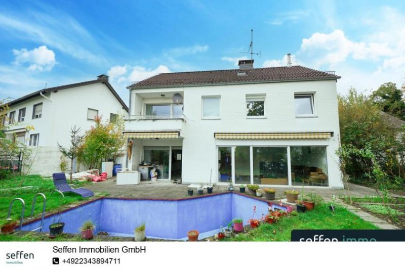 Bergisch Gladbach Freistehendes EFH mit Einliegerwohnung, Pool und Garage in BG-Paffrath Haus kaufen