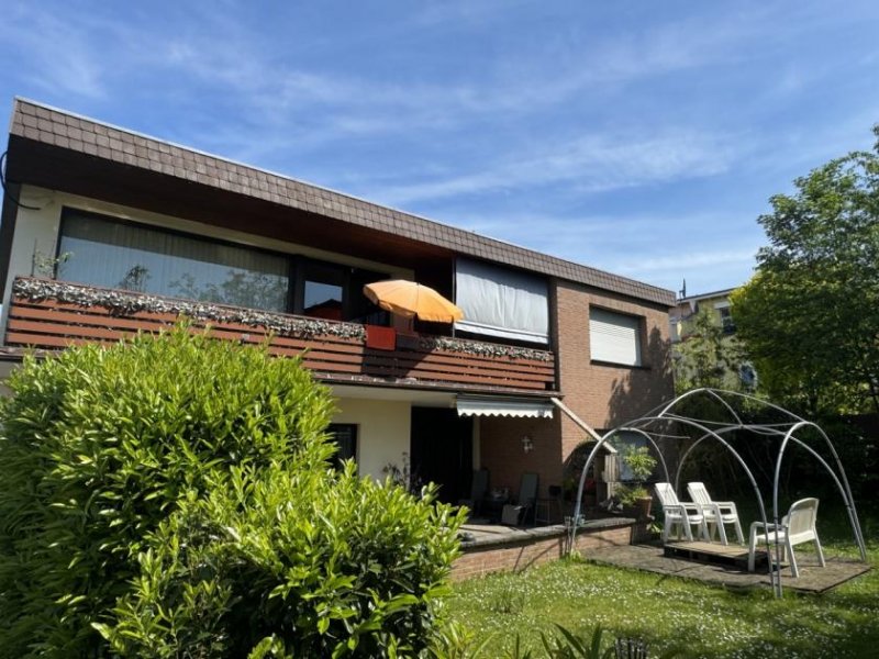 Rösrath RÖSRATH, freist. 1-2 Fam.Haus, 7 Zi. ca. 220 m² WNfl. ca. 866 m² Grst., Terrasse, Balkon, 3 Garagen Haus kaufen