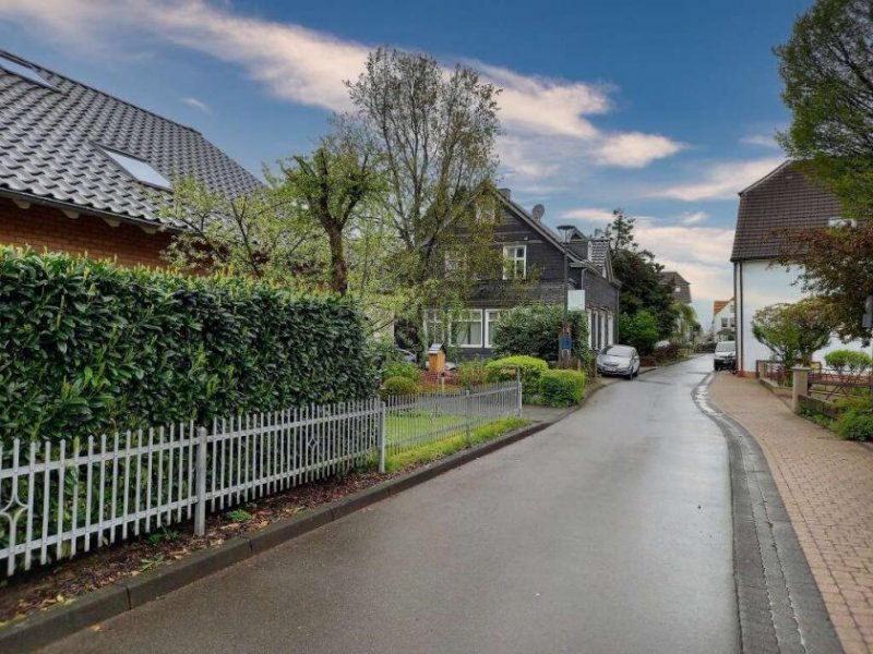 Marienheide CITYHOUSE: Gute Kapitalanlage, historisches Zweifamilienhaus mit ausbaufähiger Scheune und Keller Haus kaufen