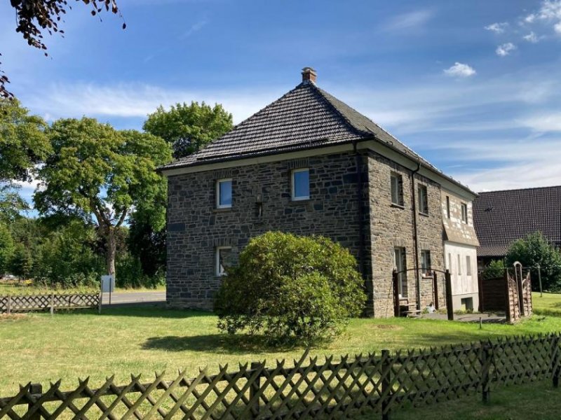 Monschau Freistehendes Haus + Einliegerwohnung mit Geschichte und viel Platz - Eigennutzung oder Anlageobjekt Haus kaufen