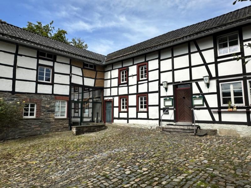 Monschau Nassenhof in Monschau-Mützenich: Saniertes Denkmal mit Ferienwohnungen und Gastronomie Gewerbe kaufen