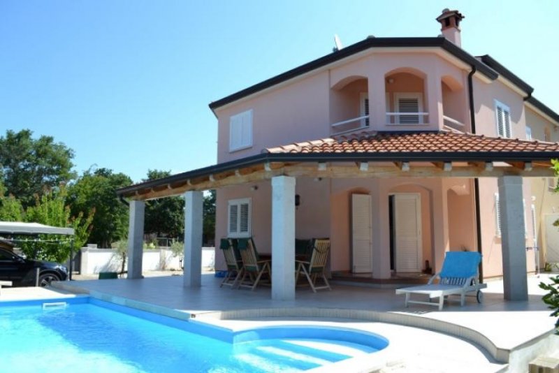 Porec Drei Häuser, ein Preis! Drei Reihenhäuser mit Swimmingpool Haus kaufen