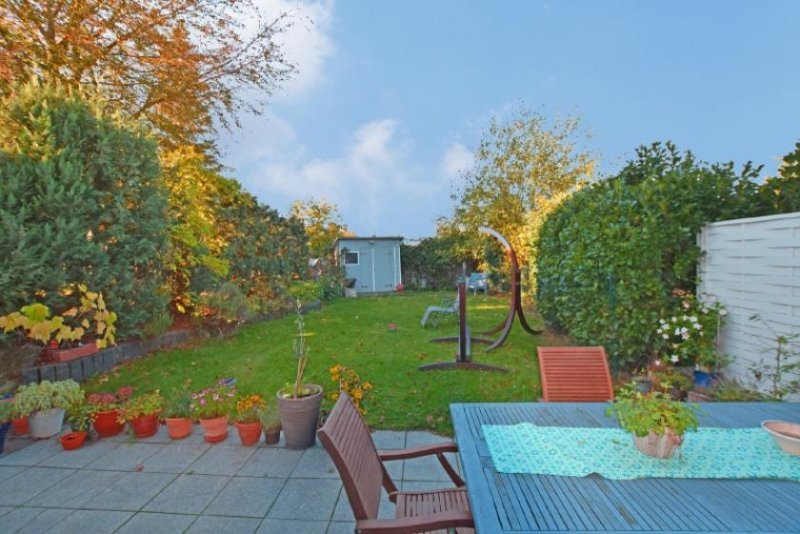 Bornheim (Rhein-Sieg-Kreis) Kapitalanlage in RÖSBERG: Modernes Haus mit schöner Dachterrasse! Haus kaufen