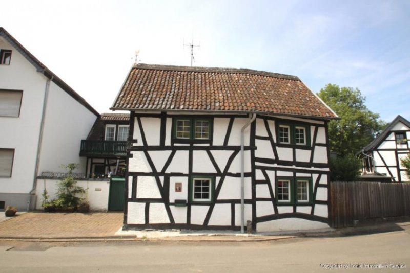 Wachtberg Wohnen im historischen Flair – Modernisiertes Fachwerkhaus mit L-förmiger Winkelhofanlage Haus kaufen