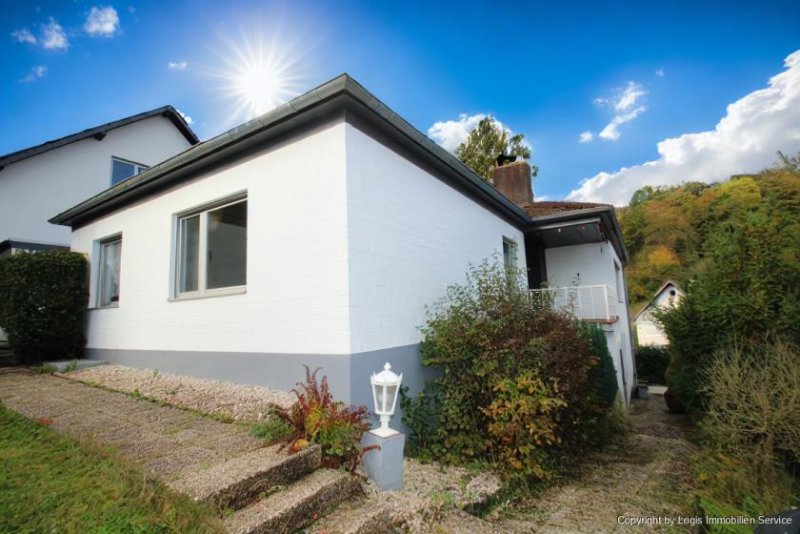 Remagen Exklusiver Walmdachbungalow in Panoramalage – Ihr neues Zuhause mit Blick über Remagen! Haus kaufen