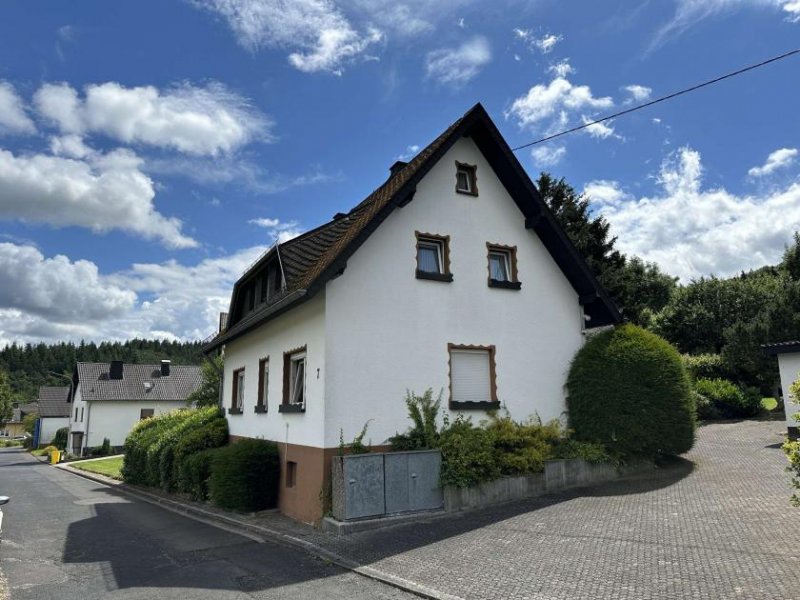 Quiddelbach Großzügiges Ein- oder Zweifamilienhaus mit großem Garten und Stallung - auch zur Ferienvermietung! Haus kaufen