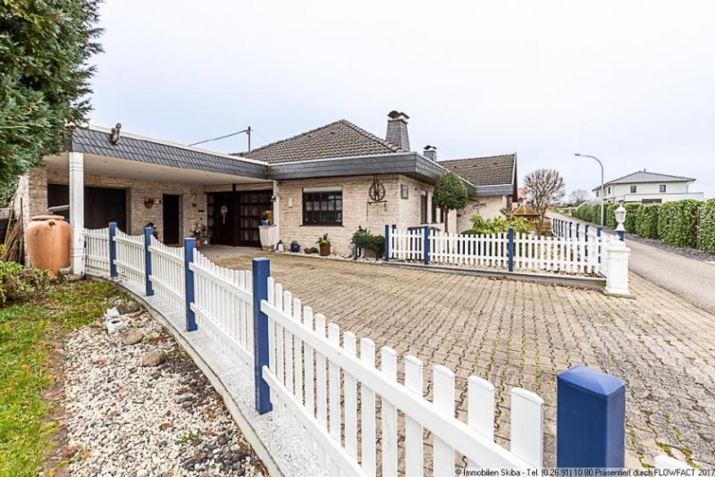 Harscheid Großzügiger Bungalow mit Garten und Garagen im Höhenort Harscheid Haus kaufen