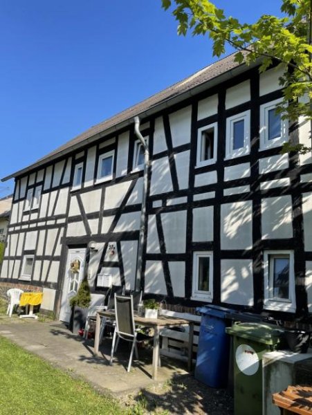 Asbach (Landkreis Neuwied) ASBACH -Zentrum-, 2-3 Parteienhaus mit 150 m² Wfl. (DG ausbaufähig) + weiterer Nutzflächen im EG/UG Haus kaufen