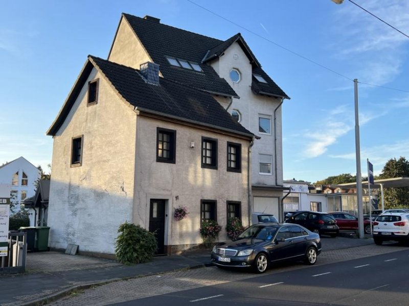 Siegburg SIEGBURG, zentral gelegenes Einfam. Haus mit ca. 145 m² WNfl., Garten, Terrasse, Pool und Stellplatz Haus kaufen