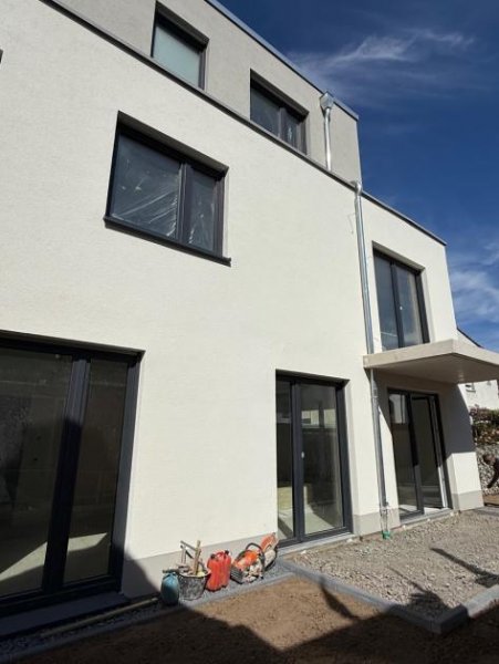 St. Augustin SANKT AUGUSTIN -NEUBAU- 4 Zimmer EG-Whg. mit 110 m² Wfl. Garten, Nähe HIT, REWE, ALDI ruhig, zentral Wohnung kaufen