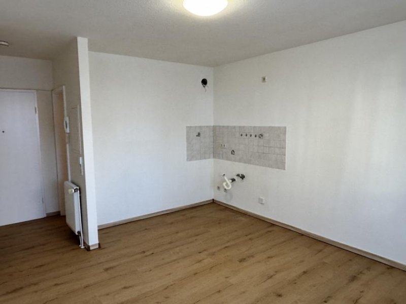 Lohmar LOHMAR, Zentrum, 2 TOP Appartements ca. 50 m² ges. Wfl. mit TG-Platz, im 1.OG. vermietet und frei Wohnung kaufen