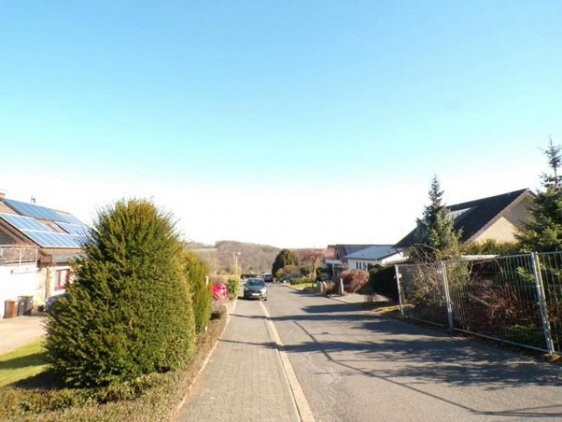 Much Baugrundstück mit traumhaftem Blick - mit fertigem Keller und Terrassenfläche, Garage + Carport Grundstück kaufen