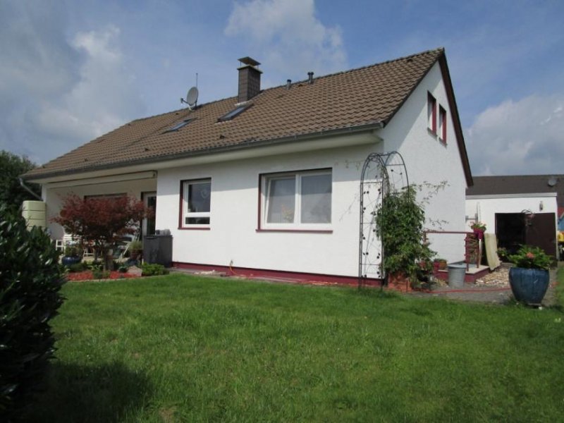 Ruppichteroth WINTERSCHEID, großzügiges freist. Einfamilienhaus, Bj. 1974 mit ca. 200 m² WNfl. ca. 643 m² Grst.. Haus kaufen