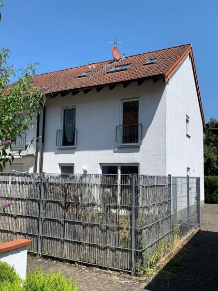 Niederkassel NIEDERKASSEL RHEIDT, Bj. 1998, helle Doppelhaushälfte ca. 130 m² WNfl. 5 Zimmer, Vollkeller, Carport Haus kaufen