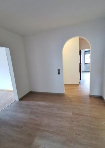 Konz Garantiemiete auf 3 Jahre mtl. 1.000 EUR, Rendite 4,5 % * gepfl. Balkonwohnung - 4 ZKB, Gäste-WC, ca. 110 moderne m² Wohnung