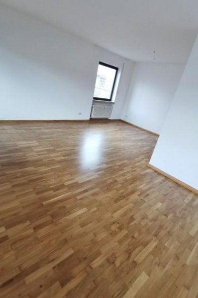 Konz Garantiemiete auf 3 Jahre mtl. 1.000 EUR, Rendite 4,5 % * gepfl. Balkonwohnung - 4 ZKB, Gäste-WC, ca. 110 moderne m² Wohnung