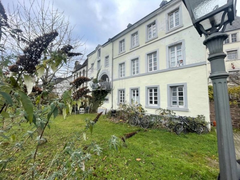 Saarburg Mehrfamilien-Wohnhaus (4 - 5 Whg.) mit Blick auf die Saar und die Burg -gute Wohnlage- Haus kaufen