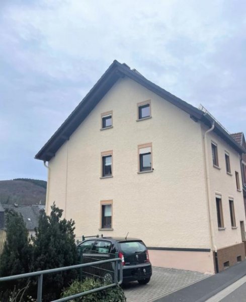 Bärweiler Zentral und doch ruhiges Einfamilien-Wohnhaus mit Parkplatz und Garten in Kirn / Hunsrück, nur 600 Meter bis ins Zentrum Haus