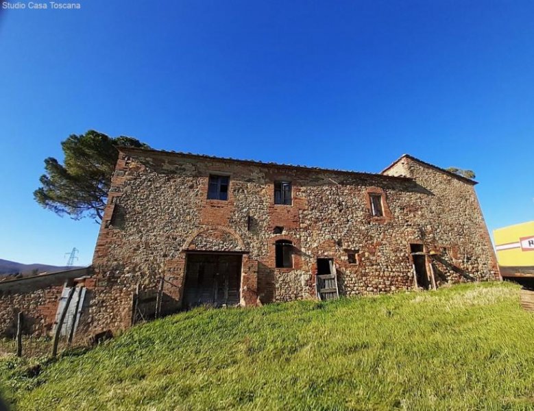 Castelnuovo di Val di Cecina Schönes altes Bauernhaus zu restaurieren mit viel Grund, ideal als BIO-Bauernhof Haus kaufen