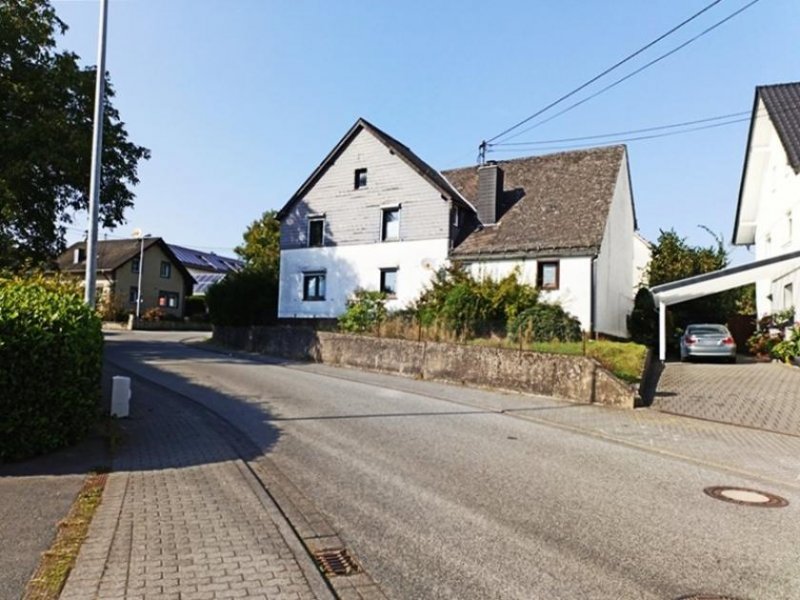 Dernbach (Landkreis Neuwied) Einfamilienhaus in Dernbach bei Dierdorf - mit Ausbau- und Erweiterungspotenzial Haus kaufen