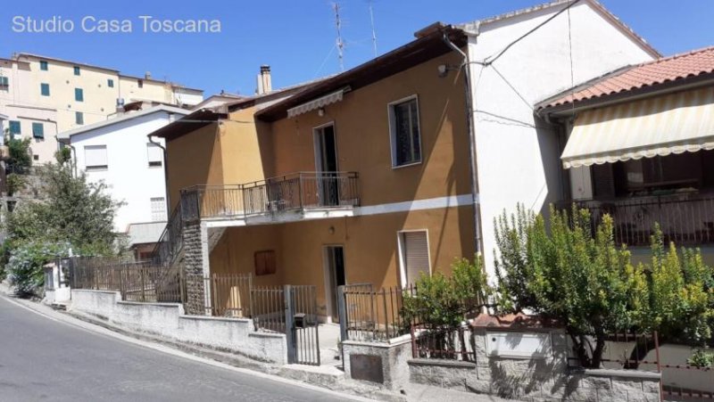 Caldana Zweistöckiges Haus mit Innenhof, Grünflächen und großen Terrassen Wohnung kaufen