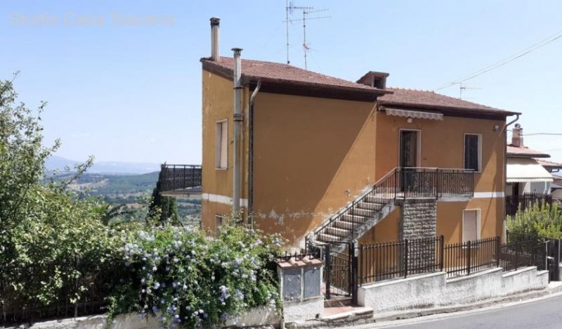 Caldana Zweistöckiges Haus mit Innenhof, Grünflächen und großen Terrassen Wohnung kaufen