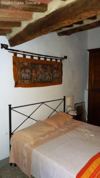 Roccatederighi Historisches Haus mit kleinem Garten auf malerischem mittelalterlichen Dorf Haus kaufen