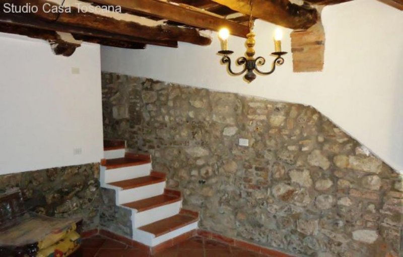 Roccatederighi Historisches Haus mit kleinem Garten auf malerischem mittelalterlichen Dorf Haus kaufen