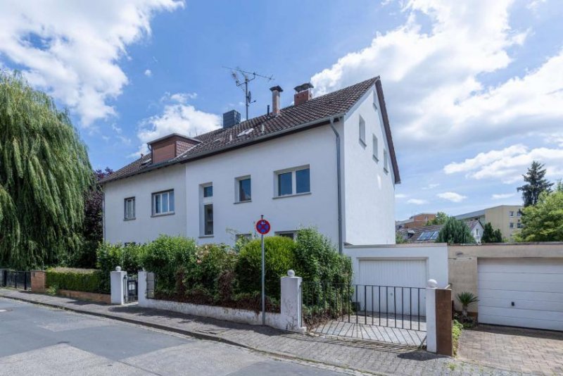 Frankfurt am Main Modernisierte Doppelhaushälfte in ruhiger Einbahnstraße. Haus kaufen