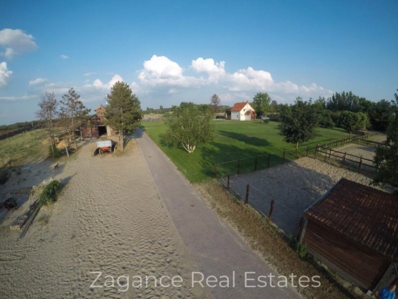 Izsák Reitsportzentrum inmitten des Natura 2000 Naturschutzgebietes Gewerbe kaufen