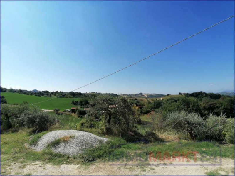 Fermo ***Zertifizierter Bio-Bauernhof mit großer Landfläche, Nebengebäude, im idyllischen Fermo*** Haus kaufen