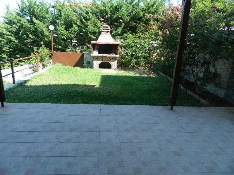 Chalkidike Sithonia Neas Marmaras Vollmöblierte Maisonette mit 120 qm auf 3 Etagen mitten im Grünen in Chalkidike Sithonia Neas Marmaras Haus kaufen