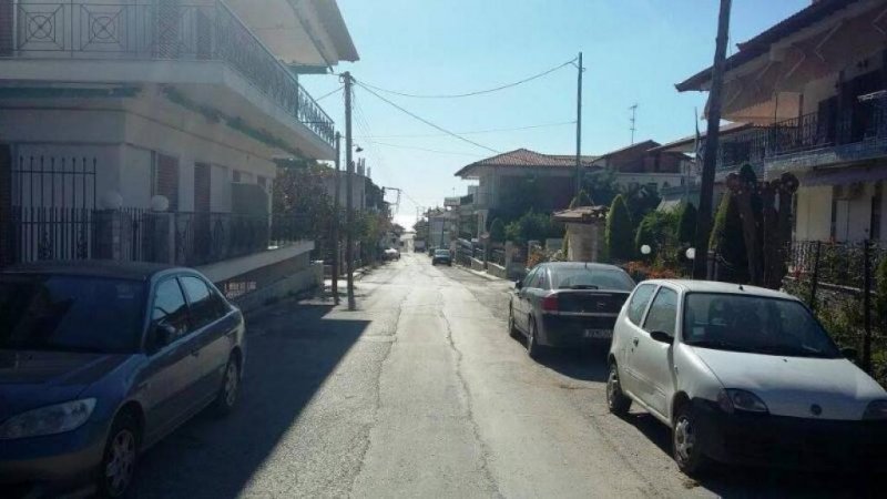 Nea Plagia Chalkidiki 2 möblierte Erdgeschoß Wohnungen mit 35 qm und 32 qm in Nea Plagia Chalkidiki 250 Meter entfernt vom Strand Wohnung kaufen