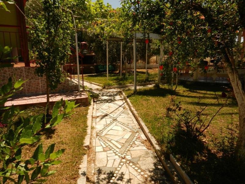 Nea Plagia Vollmöbliertes Ferienhaus in Nea Plagia Chalkidike Haus kaufen