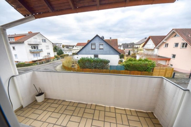 Münster (Landkreis Darmstadt-Dieburg) DIETZ: Frisch renovierte 4 Zimmerwohnung mit Balkon, Garage und Einbauküche - 1. OG in Münster! Wohnung kaufen