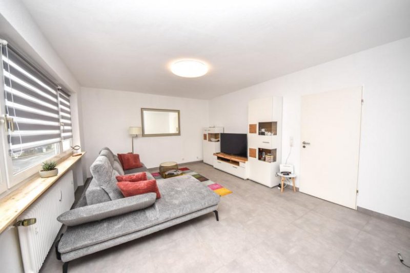 Münster (Landkreis Darmstadt-Dieburg) DIETZ: Frisch renovierte 4 Zimmerwohnung mit Balkon, Garage und Einbauküche - 1. OG in Münster! Wohnung kaufen