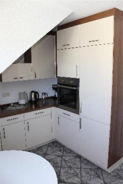 Wiesbaden Moderne 3-Zimmer Dachgeschoss Wohnung in einem gepflegten Mehrparteienhaus in Breckenheim Wohnung kaufen