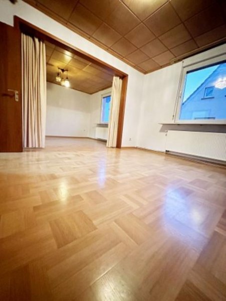 Bischofsheim Freistehendes 2-Familienhaus Haus kaufen