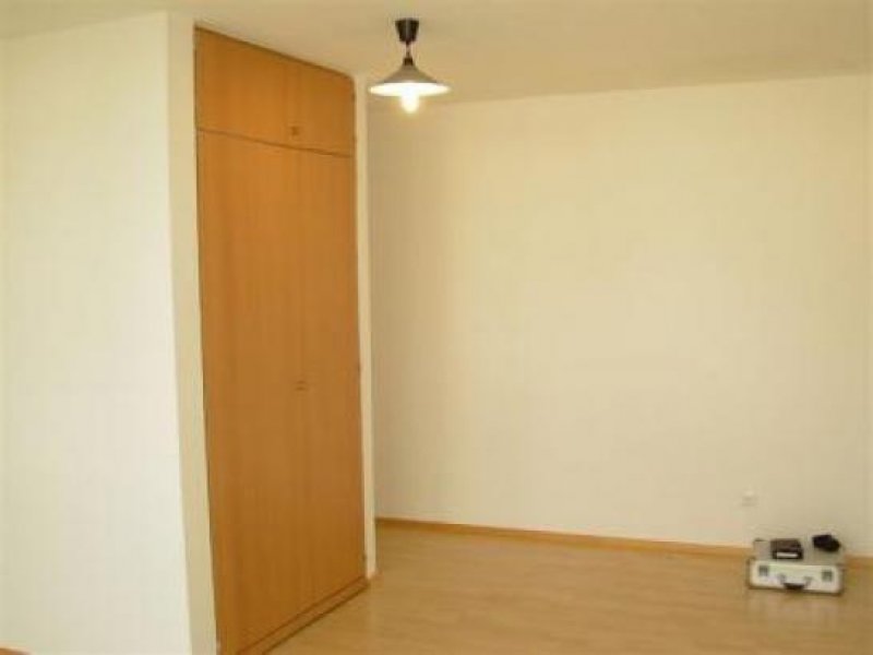 Frankfurt Apartment zentral an A66 / A5 / A648 / Gewerbegebiet Eschborn gelegen mit Balkon von privat zu verkaufen Wohnung kaufen