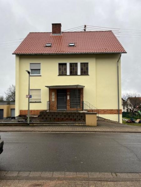 Bexbach Renovierte Eigentumswohnung mit großem Balkon und Garage, sowie Gartenanteil Wohnung kaufen