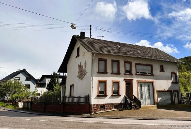 Beckingen Teilsaniertes großes Wohnhaus in Haustadt mit viel Potential. Haus kaufen