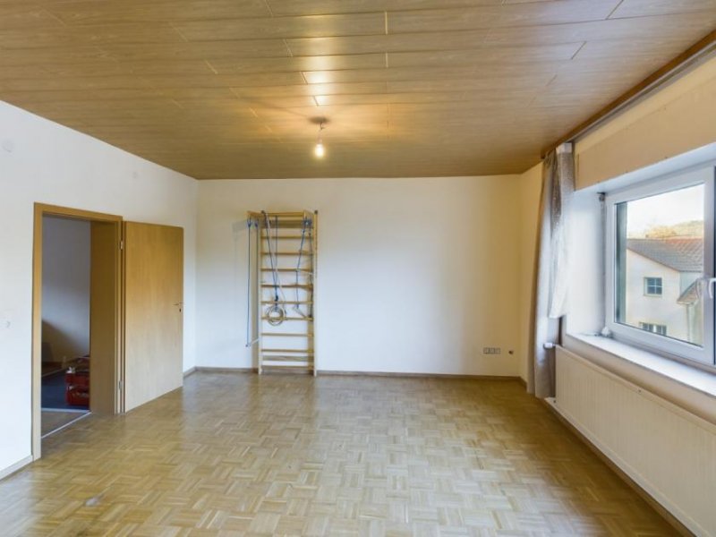 Wadgassen Attraktives Reihenmittelhaus in Wadgassen mit 145 m² Wohnfläche und großem 990 m² Grundstück ! Haus kaufen