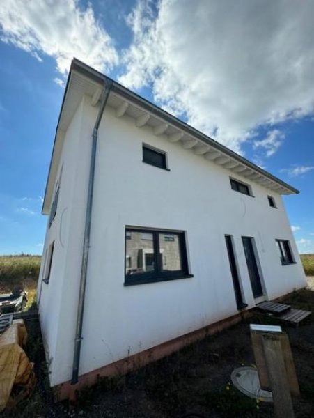 Kröppen AUSBAUHAUS - fast FERTIG! Darlehensübernahme möglich zu 1,2% für 30 Jahre genehmigt! Haus kaufen