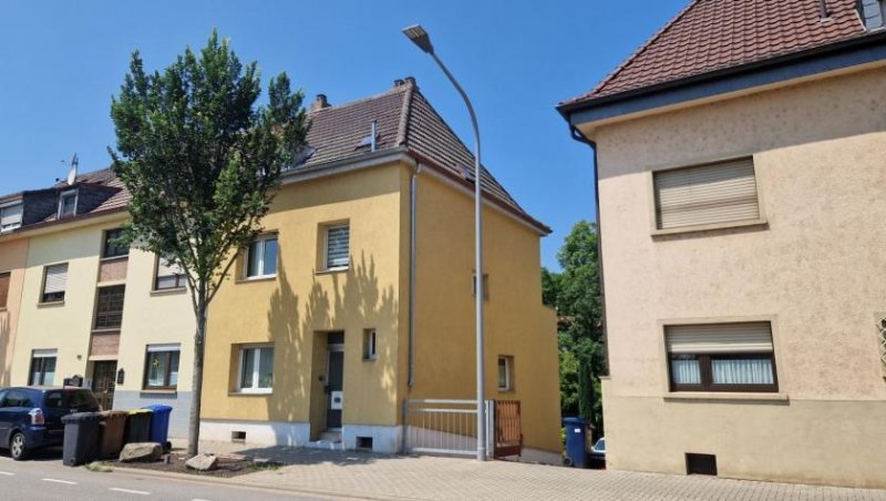 Ludwigshafen am Rhein Charmante Doppelhaushälfte mit Garten auf Erbpachtgrundstück in Ludwigshafen -Süd Haus kaufen