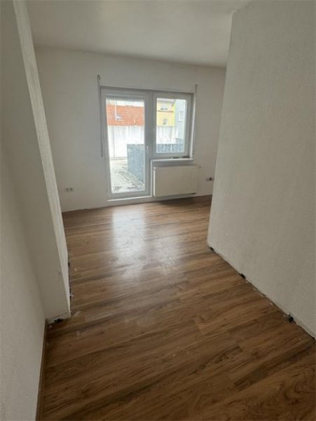 Ludwigshafen am Rhein DIE IDEALE ALTERNATIVE ZUR ETW! EFH MIT HOFBEREICH, GARAGE UND DACHTERRASSE ZU VERKAUFEN! Haus kaufen