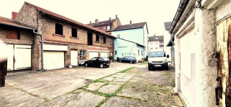 Mannheim 3 Familienhaus, Scheune und ein großes Grundstück mit viel Potential Haus kaufen