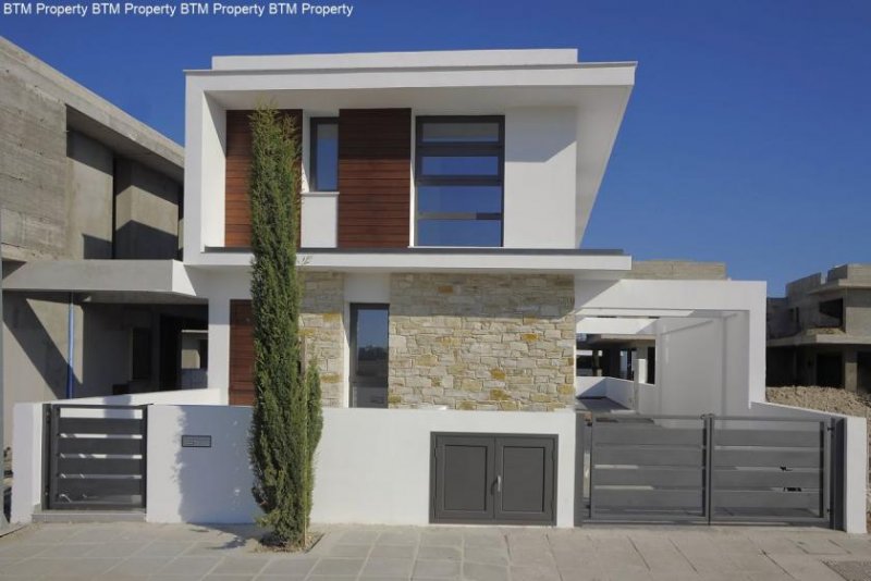 Oroklini Luxury villa Larnaca 200 m from the beach Haus kaufen